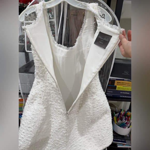 Monique Lhuillier Scoop Neck Sculpted Dress size 6 - Picture 11 of 16